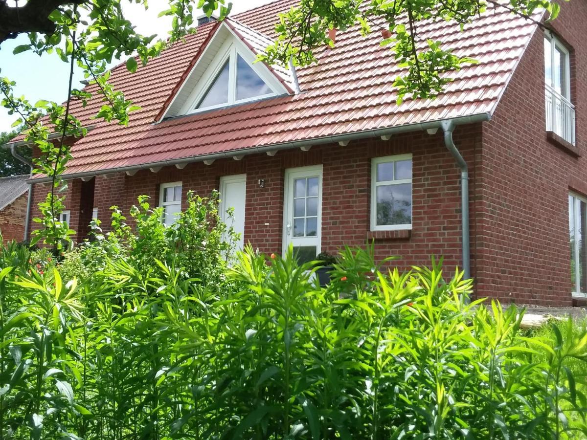 Haus Rosengarten- Ruhige Ferienwohnungen Im Gruenen Sehlen Exterior photo
